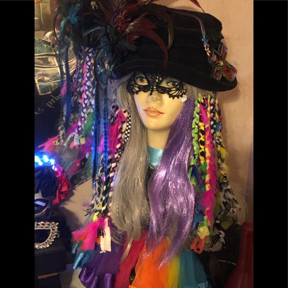 Costume wig